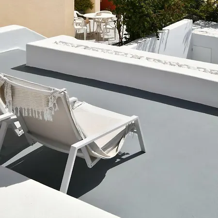 Thiro Santorini *