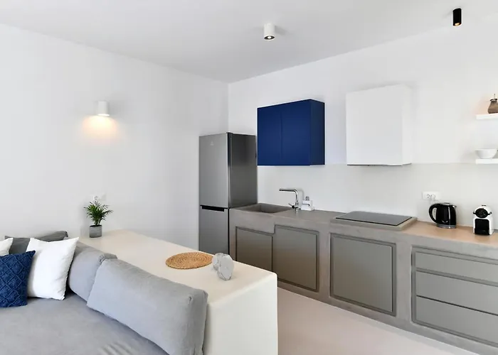 Thiro Santorini Villa *