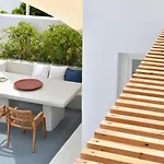 Thiro Santorini *