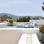 Thiro Santorini Vila *