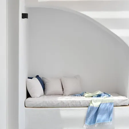 Thiro Santorini * Φηρά