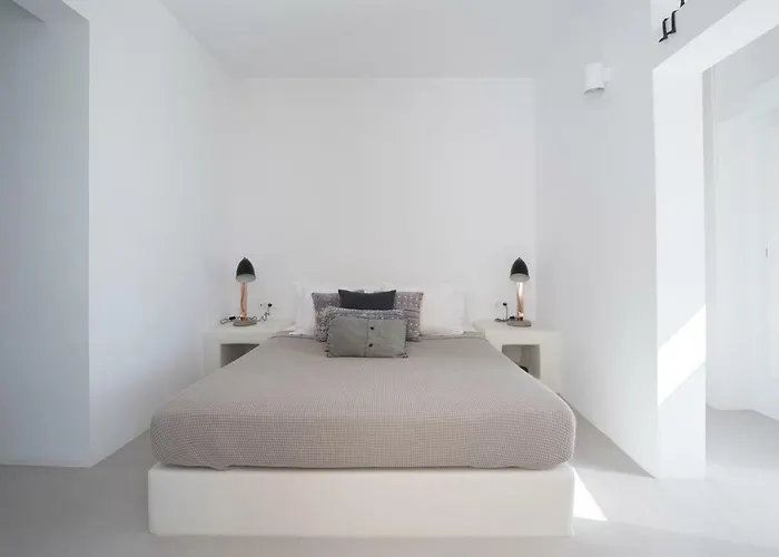 Thiro Santorini Villa *