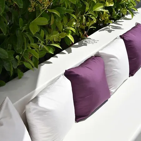 Thiro Santorini * Fira (Santorini)