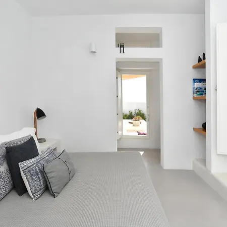 Villa Thiro Santorini *