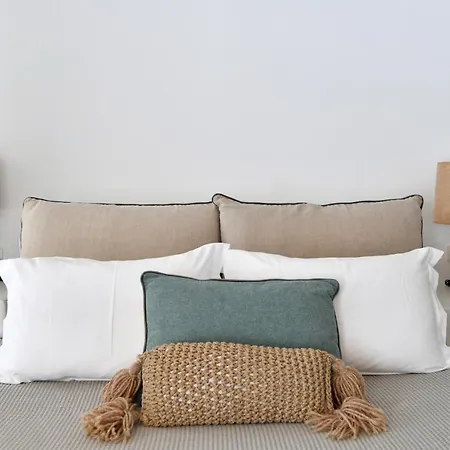 ثيرو سانتوريني ثيرا