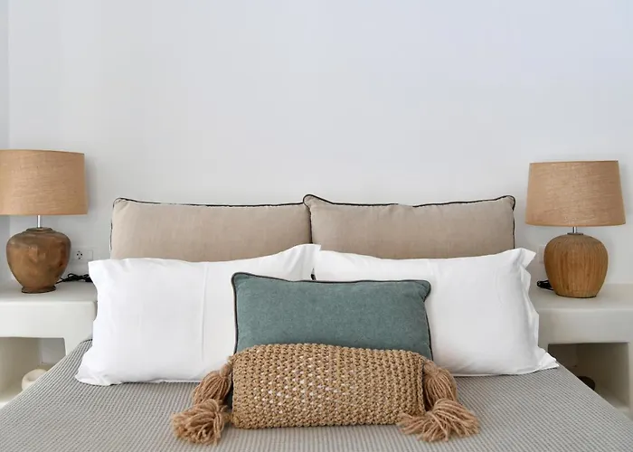 ثيرو سانتوريني ثيرا