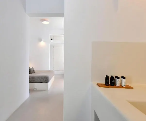 ثيرو سانتوريني فيلة ثيرا